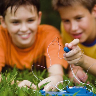 Kinderen met stresstester kit