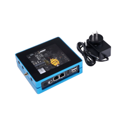 SenseCAP M4 Square IoT Gateway met stekker