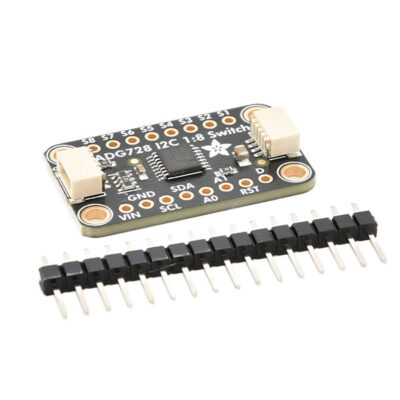 Zijkant Adafruit ADG728 - 8 kanaals matrix switch - STEMMA QT met headers