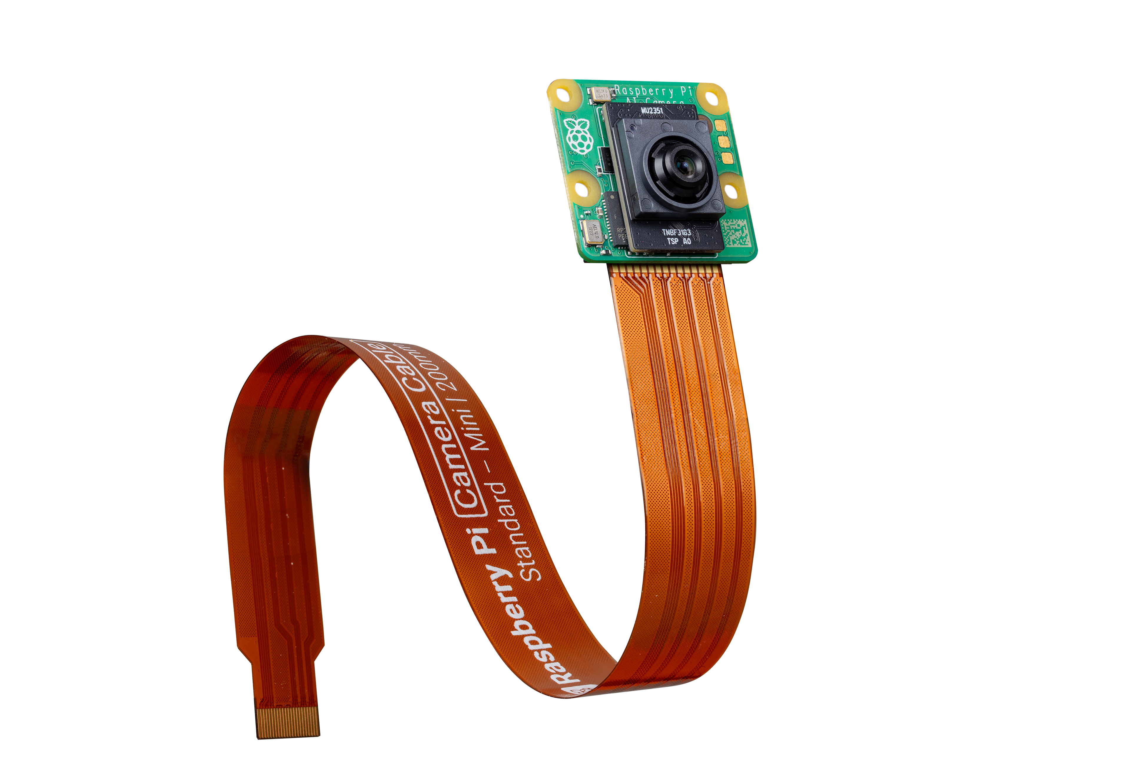 Raspberry Pi AI-camera module die rechtop staat, met de oranje lintkabel die sierlijk door de lucht buigt.